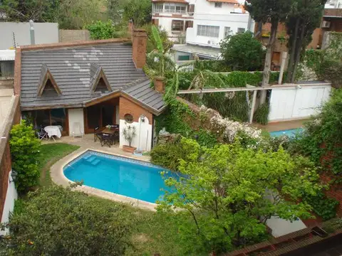 Casa en Venta con 4 cocheras