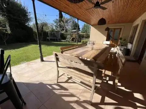 Casa 4 ambientes con 3 baños