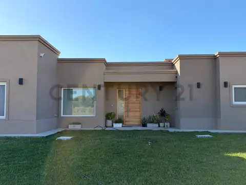 Venta Casa 4 amb B° Cerrado c/amenities