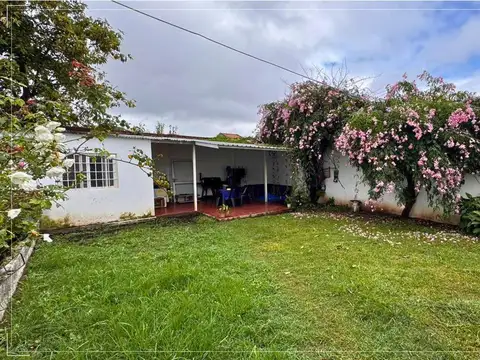 CASA EN VENTA - TRES CERRITOS - LOS CRISANTEMOS AL 200