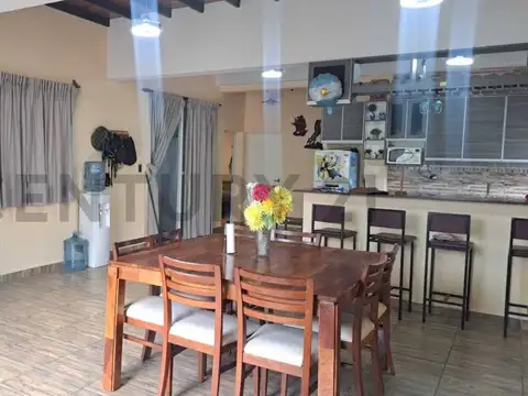 Casa 4 ambientes con 1 baño
