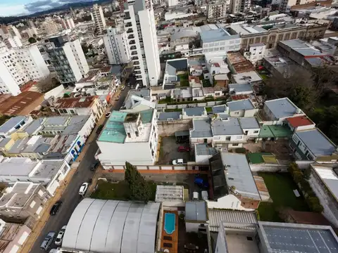 COMPLEJO 17 DEPARTAMENTOS MAS CASA CENTRO TANDIL