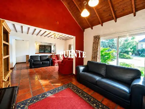 Casa en Venta con 1 cochera