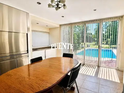 Casa 5 ambientes con 3 baños