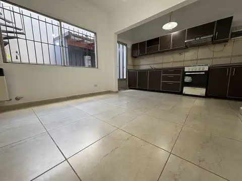 Depto Tipo Casa en Alquiler al Noreste