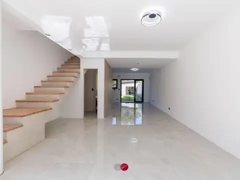 Depto Tipo Casa en Venta de 3 dormitorios