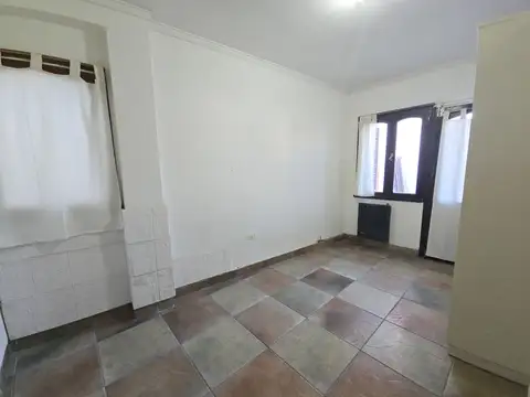 Departamento PH monoambiente - Roca y San Juan