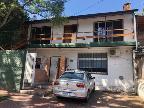 Depto Tipo Casa en Venta de 8 ambientes