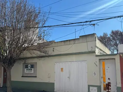 Casa 6 ambientes con 2 baños