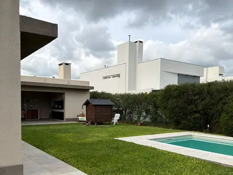 ARTURO IILIA E HIPOLITO YRIGOYEN-FUNES- BARRIO PRIVADO SAN SEBASTIAN