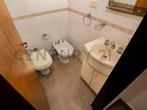 Venta Departamento de pasillo de 2 Dormitorios en República de la Sexta, Rosario