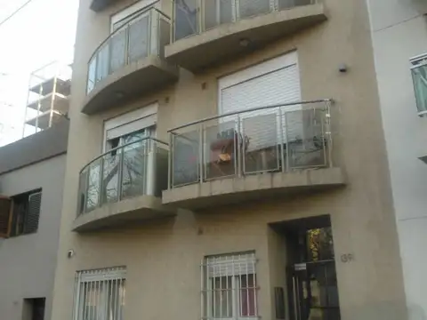 DEPARTAMENTO monoambiente dividido CON BALCON