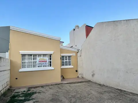 Casa 2 dormitorios
Perito Moreno 2180