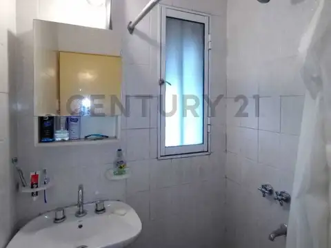Tacuarí 6000, Piso 0