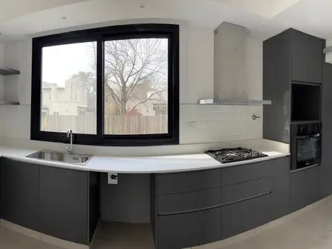 Casa en Alquiler al Norte