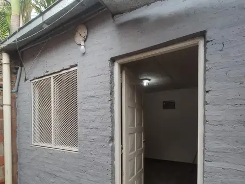 Se alquila: Av. Urquiza 1950 Monoambiente económico