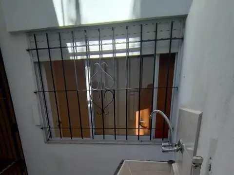 Depto Tipo Casa en Alquiler en Caseros, $ 420.000