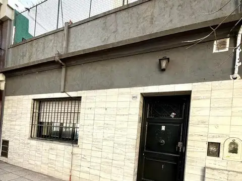 Depto Tipo Casa en Alquiler de 4 ambientes