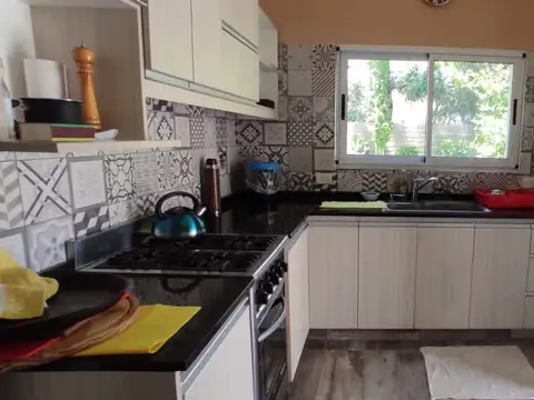 Casa 3 ambientes con 2 baños