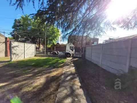 Combet al 5100 entre General Paz y Lamadrid