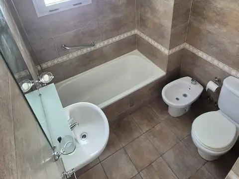 Departamento en Alquiler con 1 cocheras