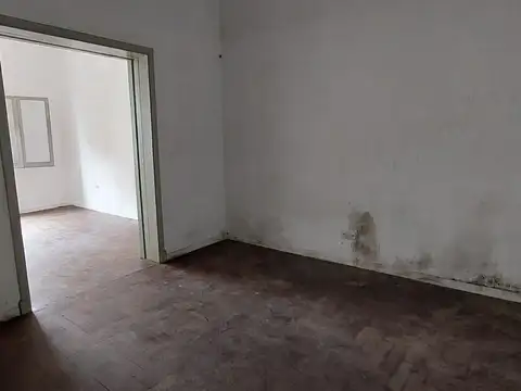 Casa de 4 amb. con Patio, Jardín, Galpón y Terraza.