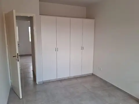Casa 5 ambientes con 1 baño