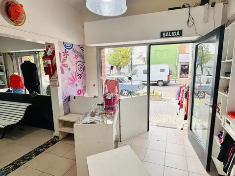 Casa 1 dorm y 2 locales - Zona 63 y 137