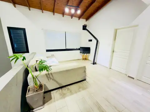 VENTA PH 5 AMB, REMODELADO, HAEDO