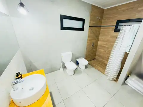 VENTA PH 5 AMB, REMODELADO, HAEDO