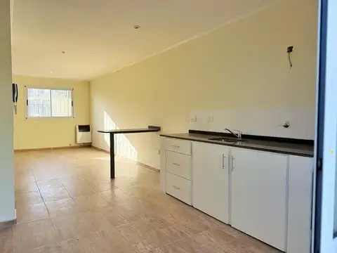 Depto Tipo Casa en Venta en Villa Elvira, USD 70.000