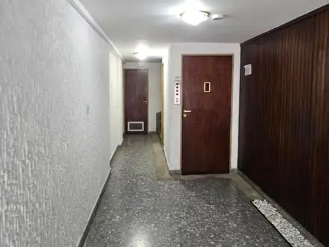 Marcos Paz 2200, Piso 1
