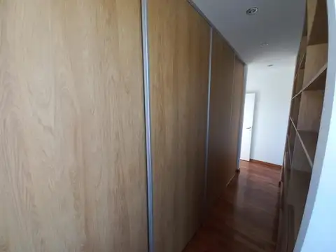 467 Y 141: CASA EN VENTA EN BARRIO ABIERTO LAS CAROLINAS