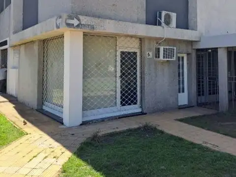 Casa de tres dormitorios en Planta Alta Marull 490