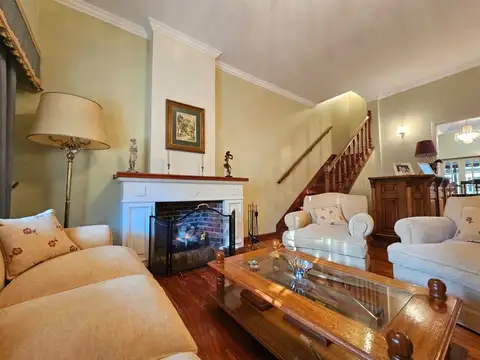 Casa 5 ambientes con 2 baños