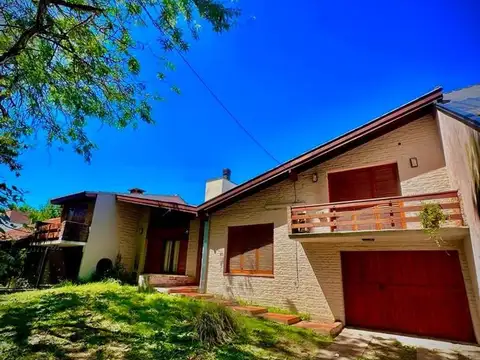 Casa en Venta con 4 cocheras