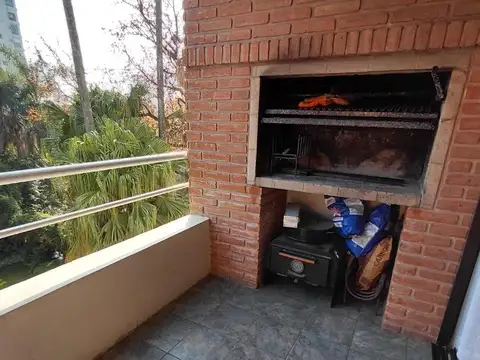5 AMBIENTES/DEP. SERV. + 5 COCHERAS + PISCINA + BAULERA