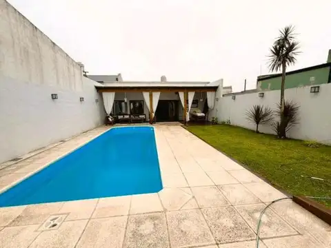Casa 5 ambientes con 2 baños