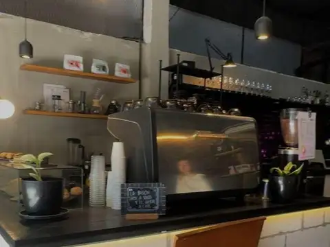 Excelente Cafetería Totalmente equipada a mts. Avenida Pedro Goyena