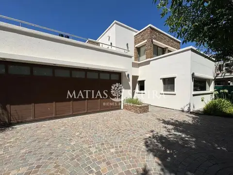 Casa en Venta de 4 dormitorios