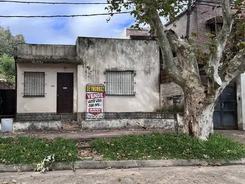 Casa a reciclar en zona centro de Colon Entre Ríos
