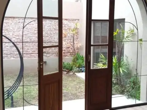VENTA CASA RECICLADA DE DISEÑO – PJE MONROE 2960 (LOURDES)