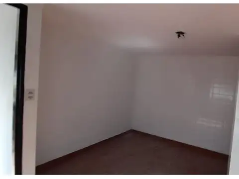 Deposito 900m 2 plantas, local y ofinas De 200m2 En 3 Plantas, totales 1100 m2