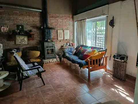 Casa en Venta con 2 cocheras