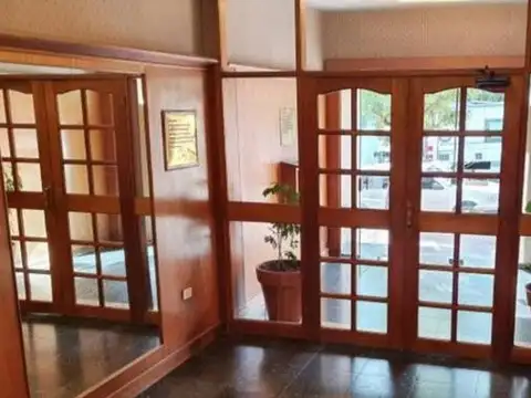 Departamento 6 ambientes con 2 baños