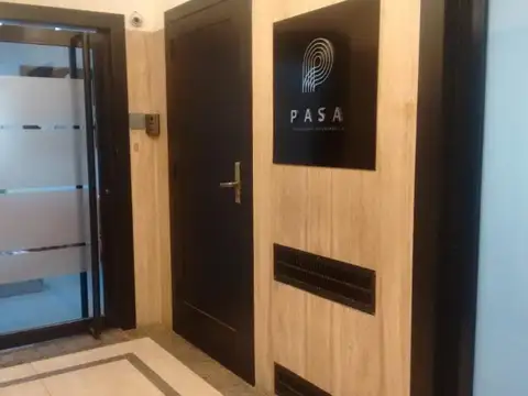 Oficina en Alquiler con 1 cochera