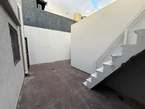 Depto Tipo Casa en Alquiler en José León Suárez, $ 580.000