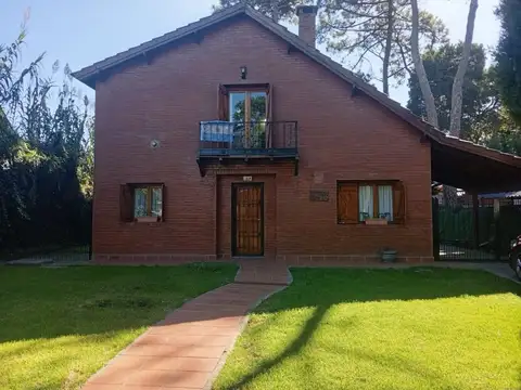 Venta casa 5 amb con quincho, Bosque P. Ramos