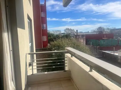Departamento dos ambientes muy luminoso con cochera
