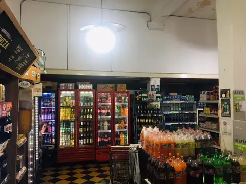 EXCELENTE AUTOSERVICIO EN ALMAGRO FUNCIONANDO